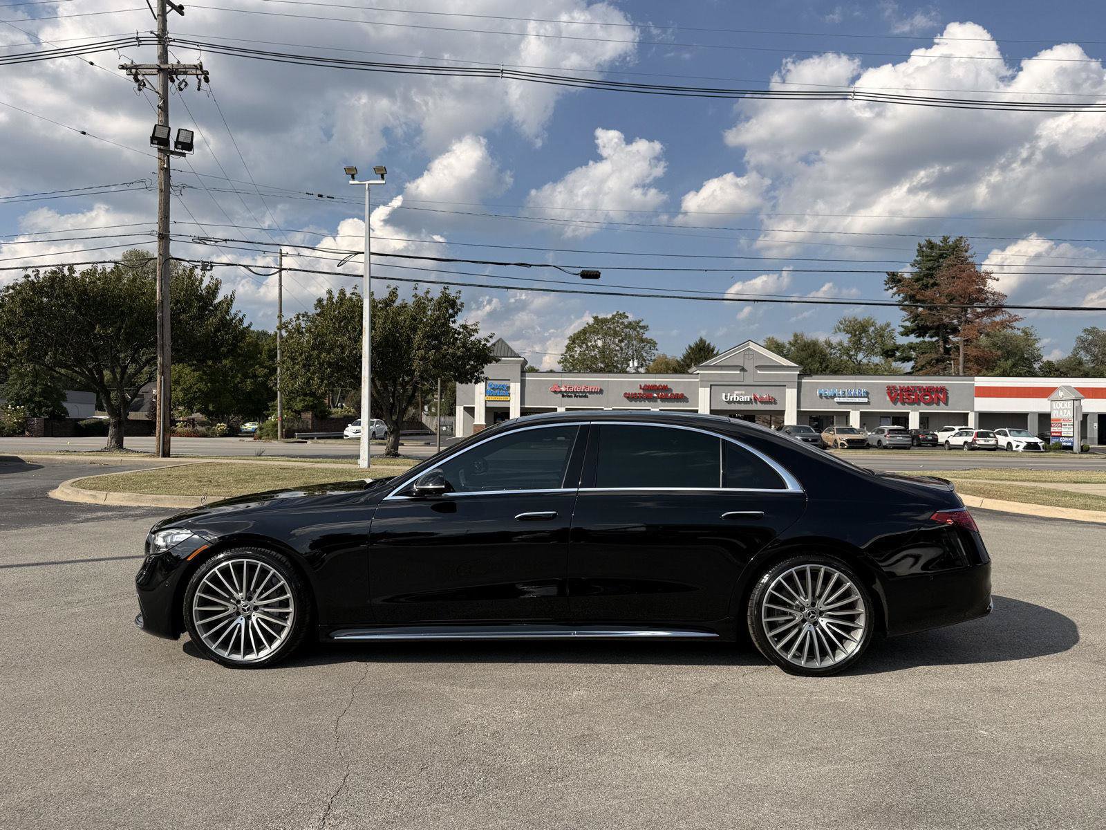 Used 2022 Mercedes-Benz S 500 4MATIC image 3