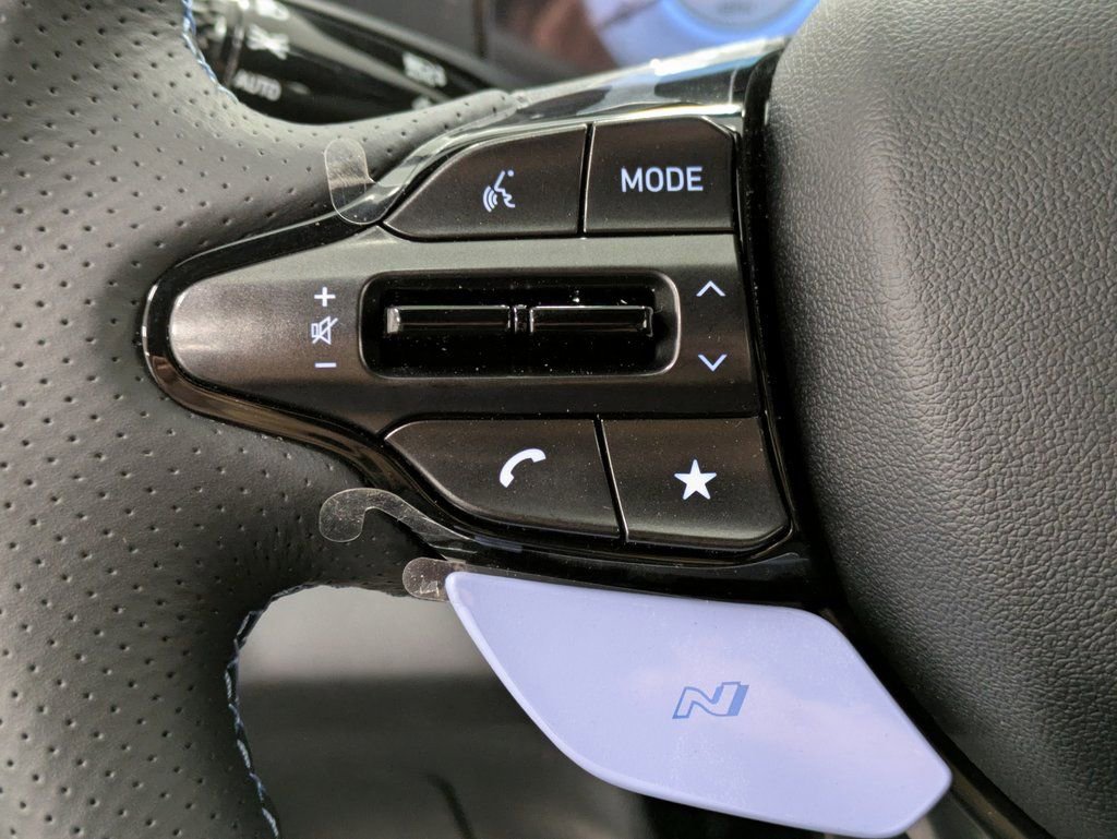 Used 2025 Hyundai Elantra N Base image 16