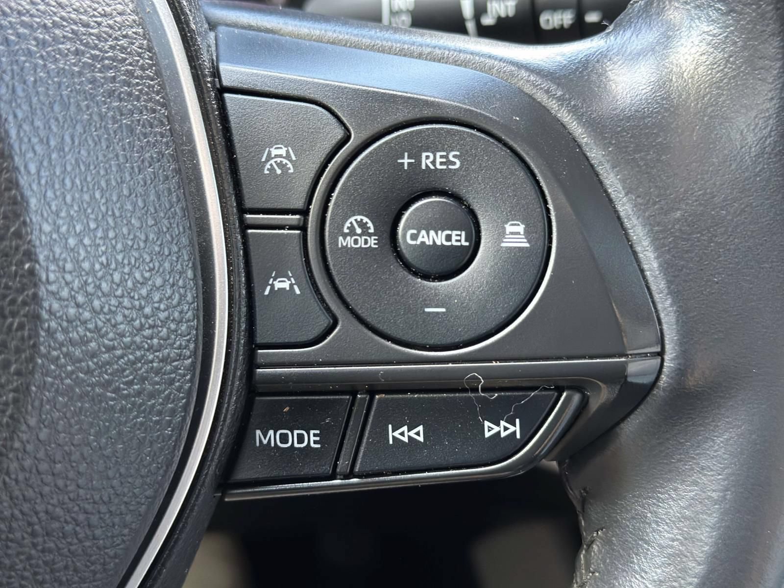 Used 2023 Toyota Corolla Cross LE w/ Moonroof Package AWD/4WD image 15