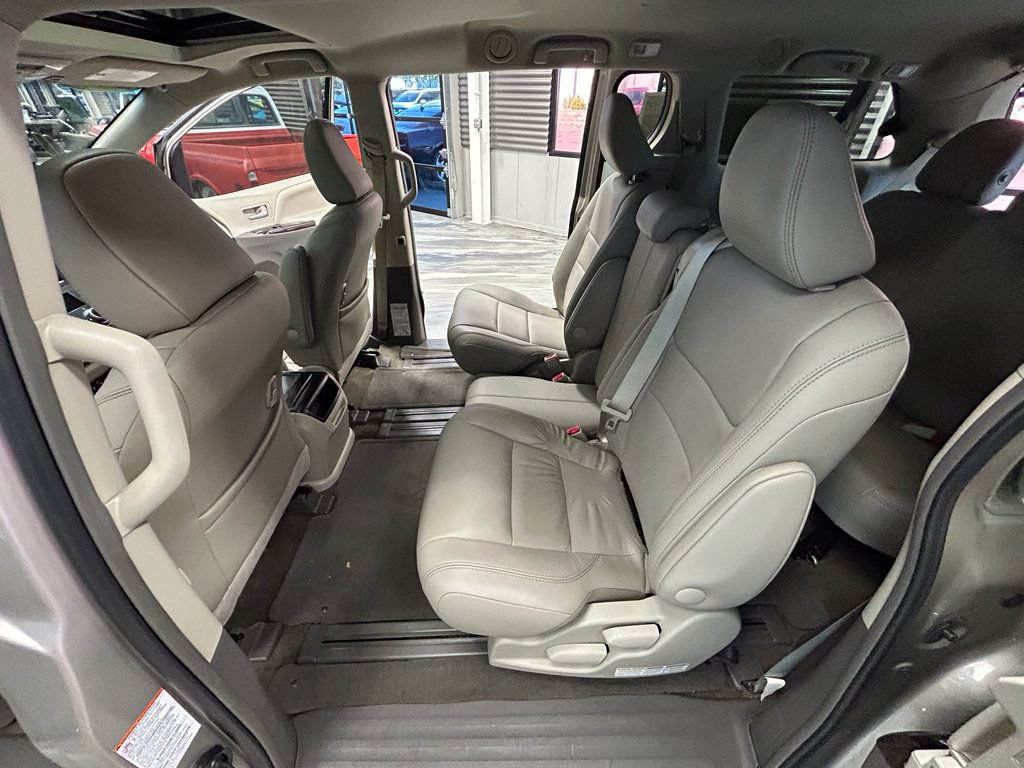 Used 2017 Toyota Sienna XLE w/ XLE Navigation Package FWD image 49