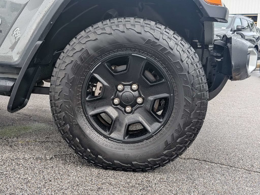 Used 2020 Jeep Gladiator Overland AWD/4WD image 11