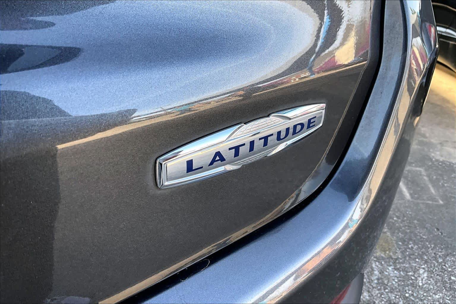 Used 2022 Jeep Compass Latitude image 10