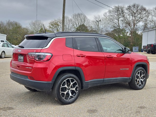 Used 2025 Jeep Compass Limited AWD/4WD image 6