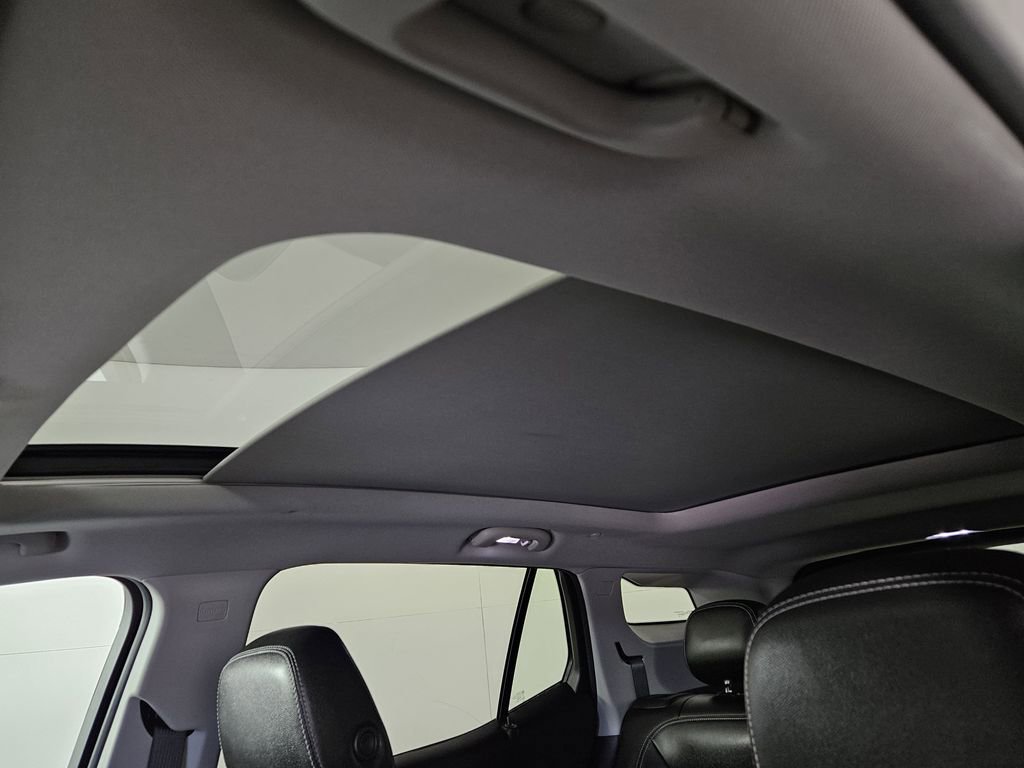 Used 2024 GMC Terrain SLT w/ Elevation Edition image 20