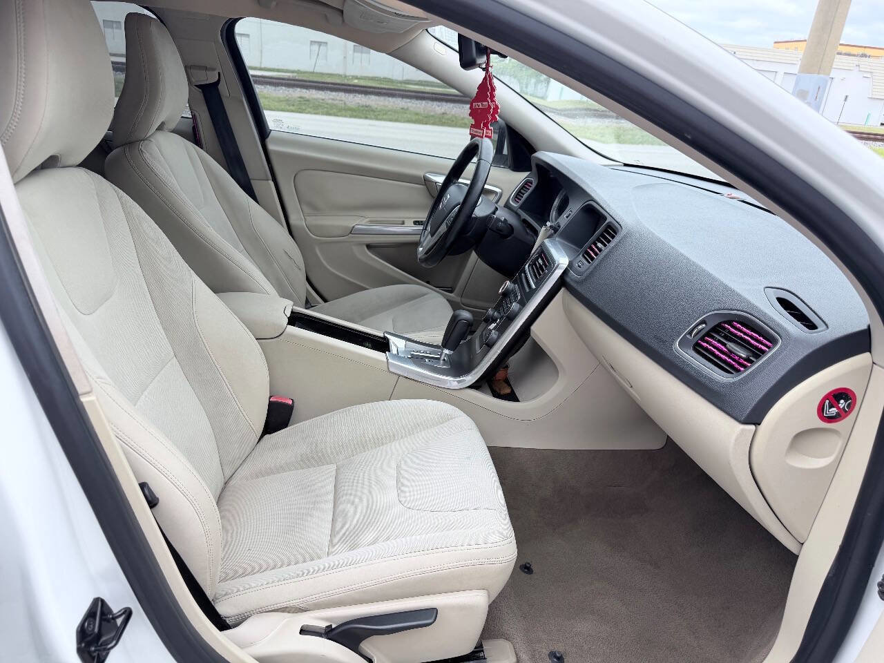 Used 2012 Volvo S60 T5 FWD image 25