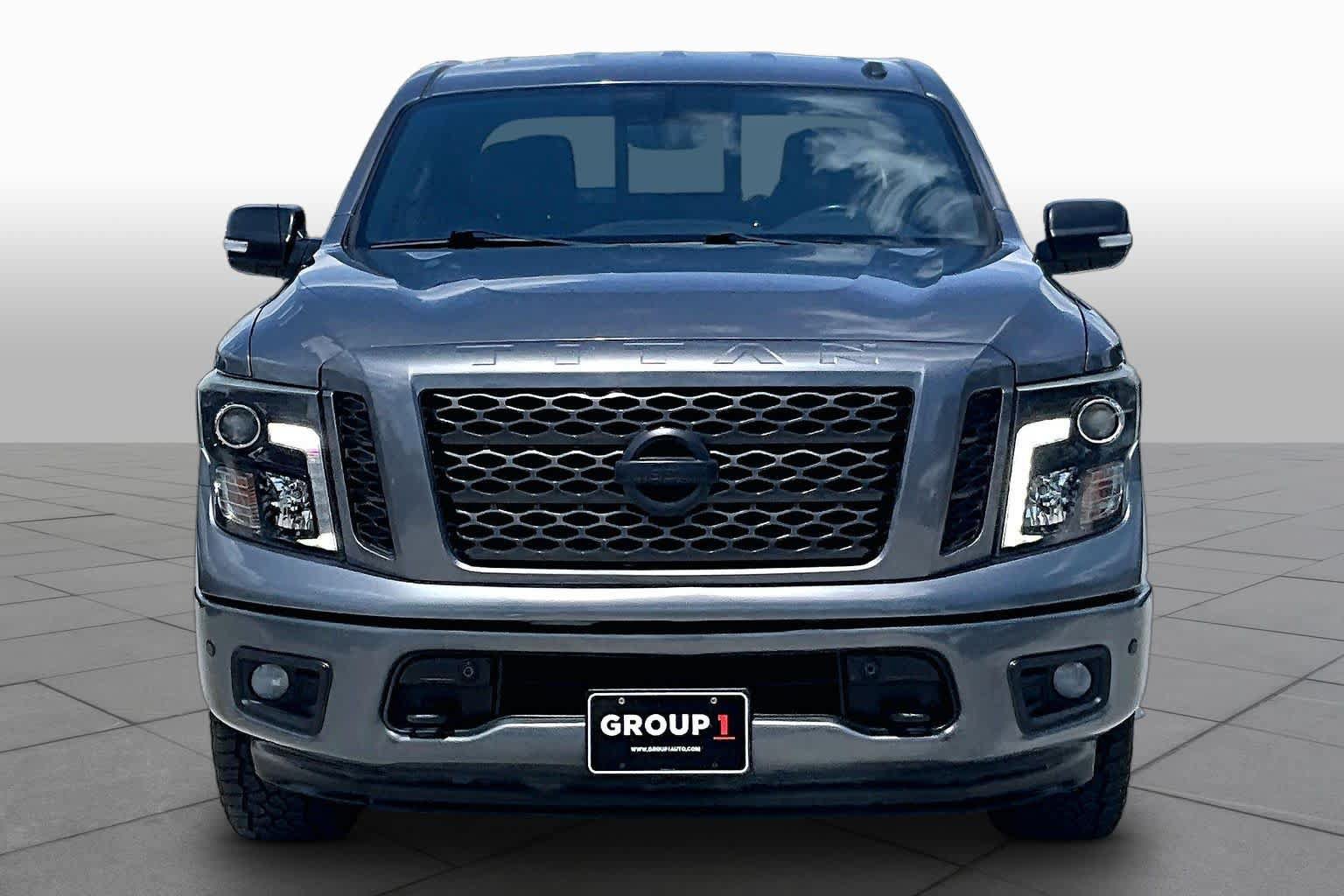 Used 2019 Nissan Titan SV w/ SV Convenience Package AWD/4WD image 4