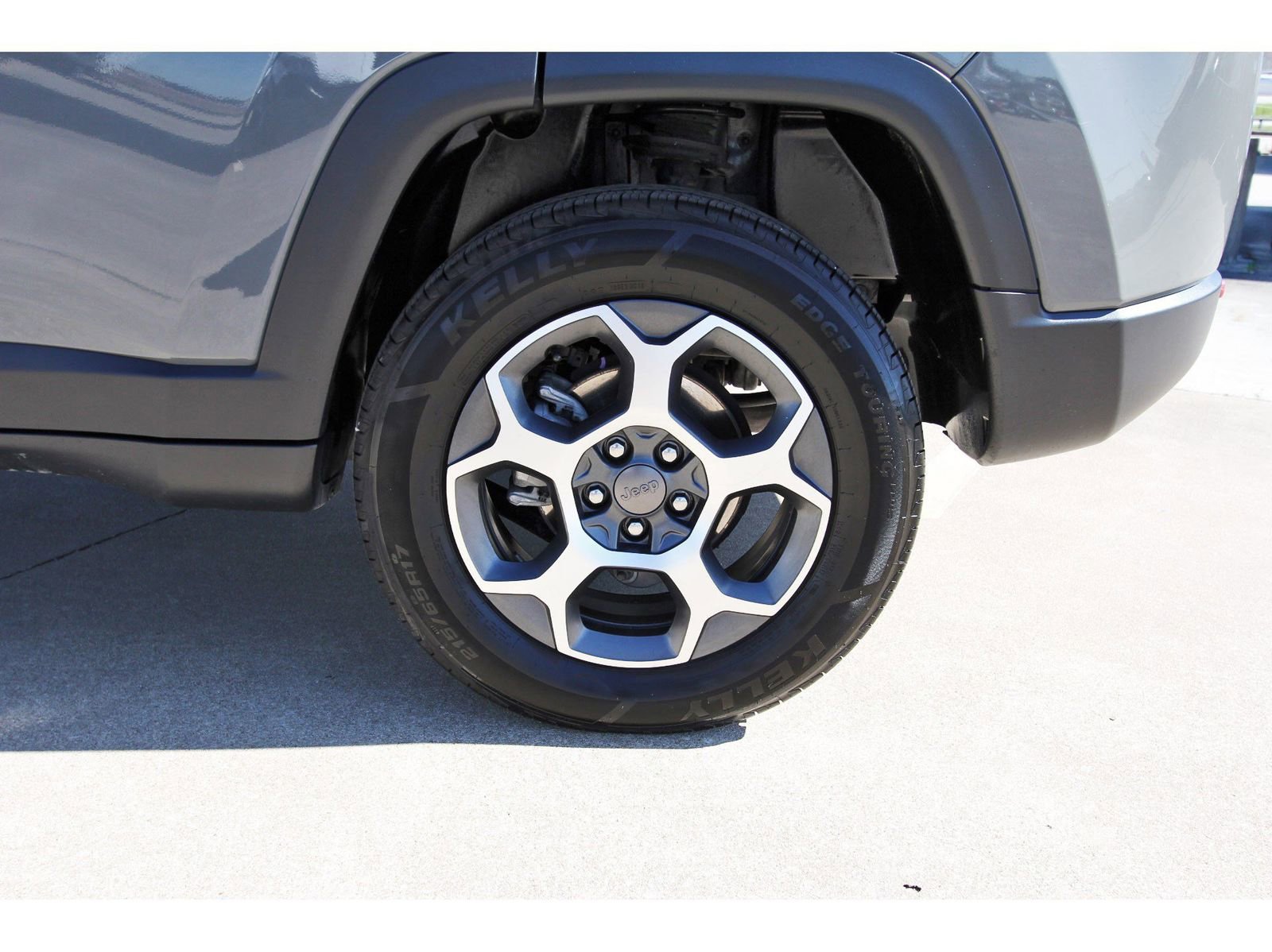 Used 2022 Jeep Compass Trailhawk AWD/4WD image 27