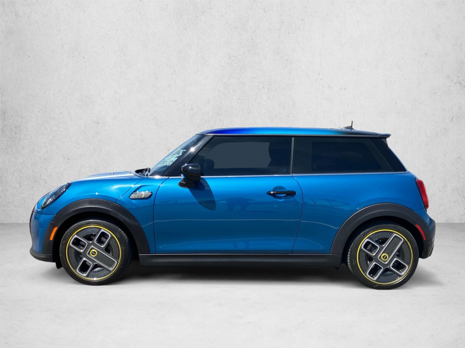 Used 2024 MINI Cooper SE FWD image 8