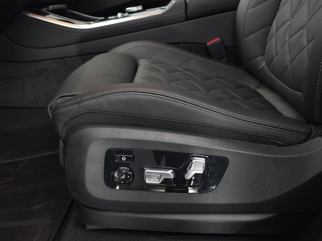 New 2026 BMW X5 xDrive40i w/ M Sport Package image 28
