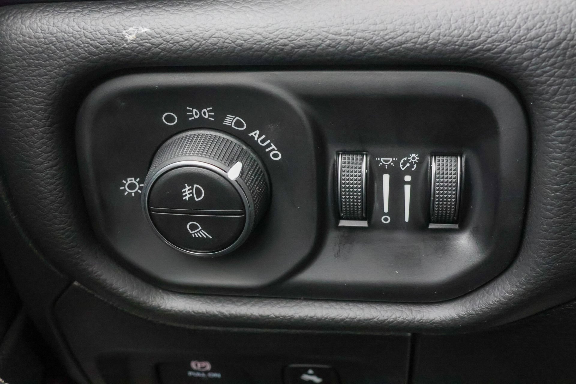 New 2027 RAM 1500 Laramie w/ Night Edition AWD/4WD image 31