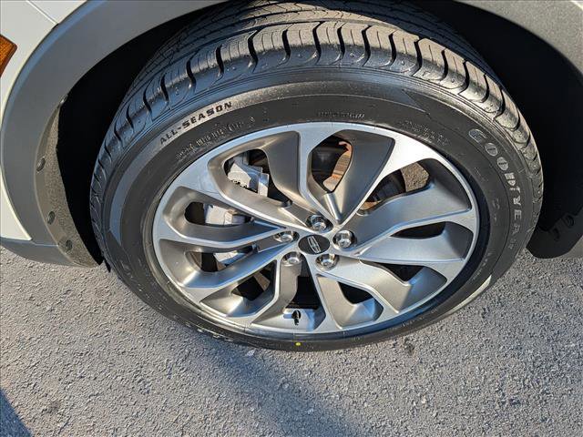 Used 2022 Lincoln Nautilus Reserve image 9