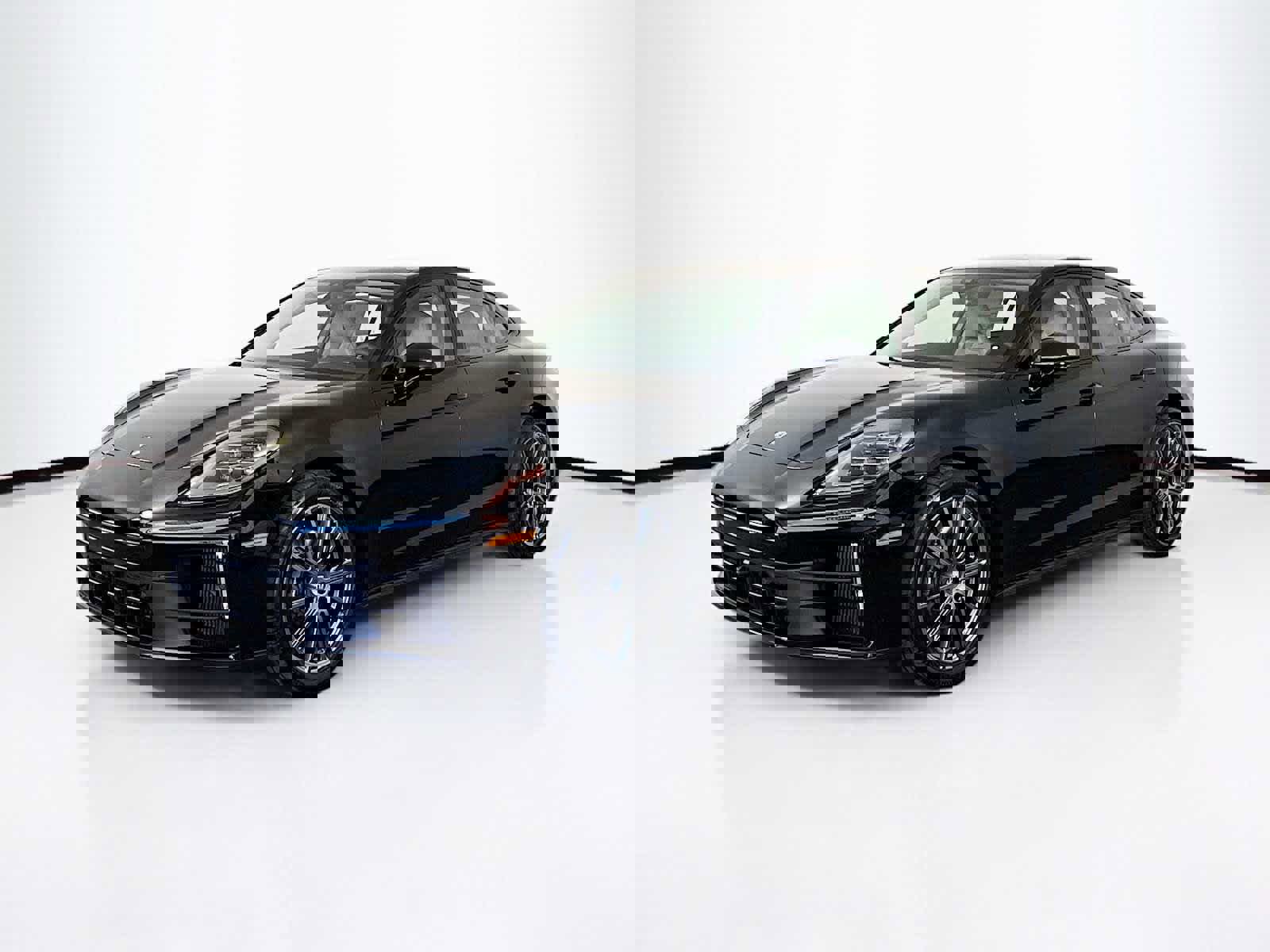 New 2025 Porsche Panamera image 1