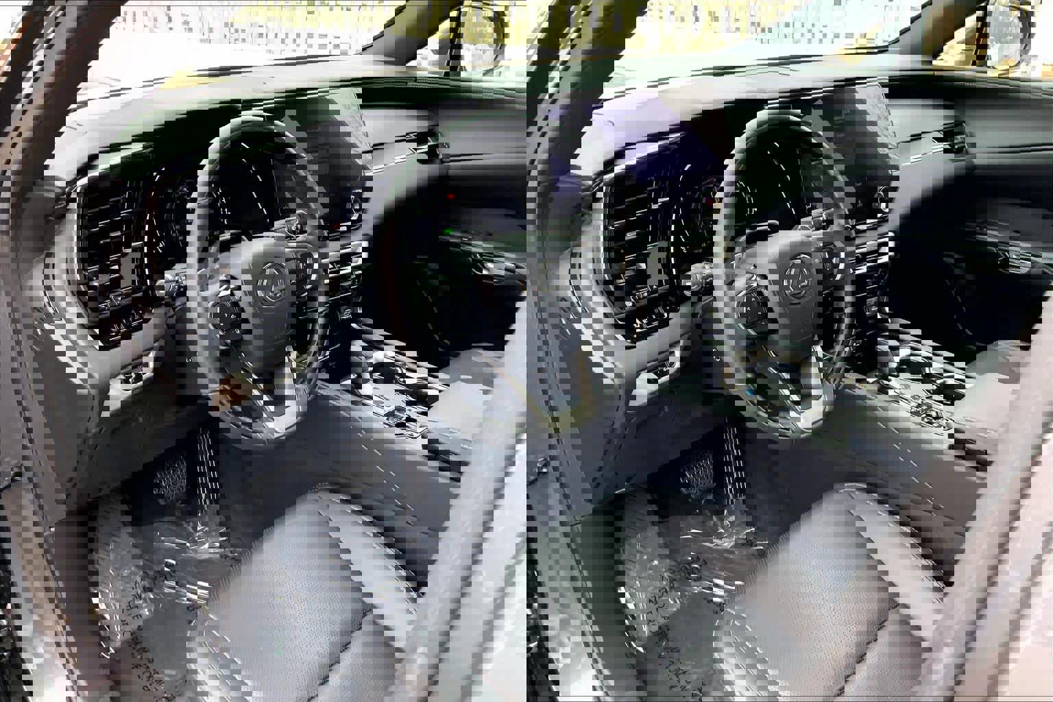 Used 2024 Lexus RX 350 w/ Convenience Package image 18