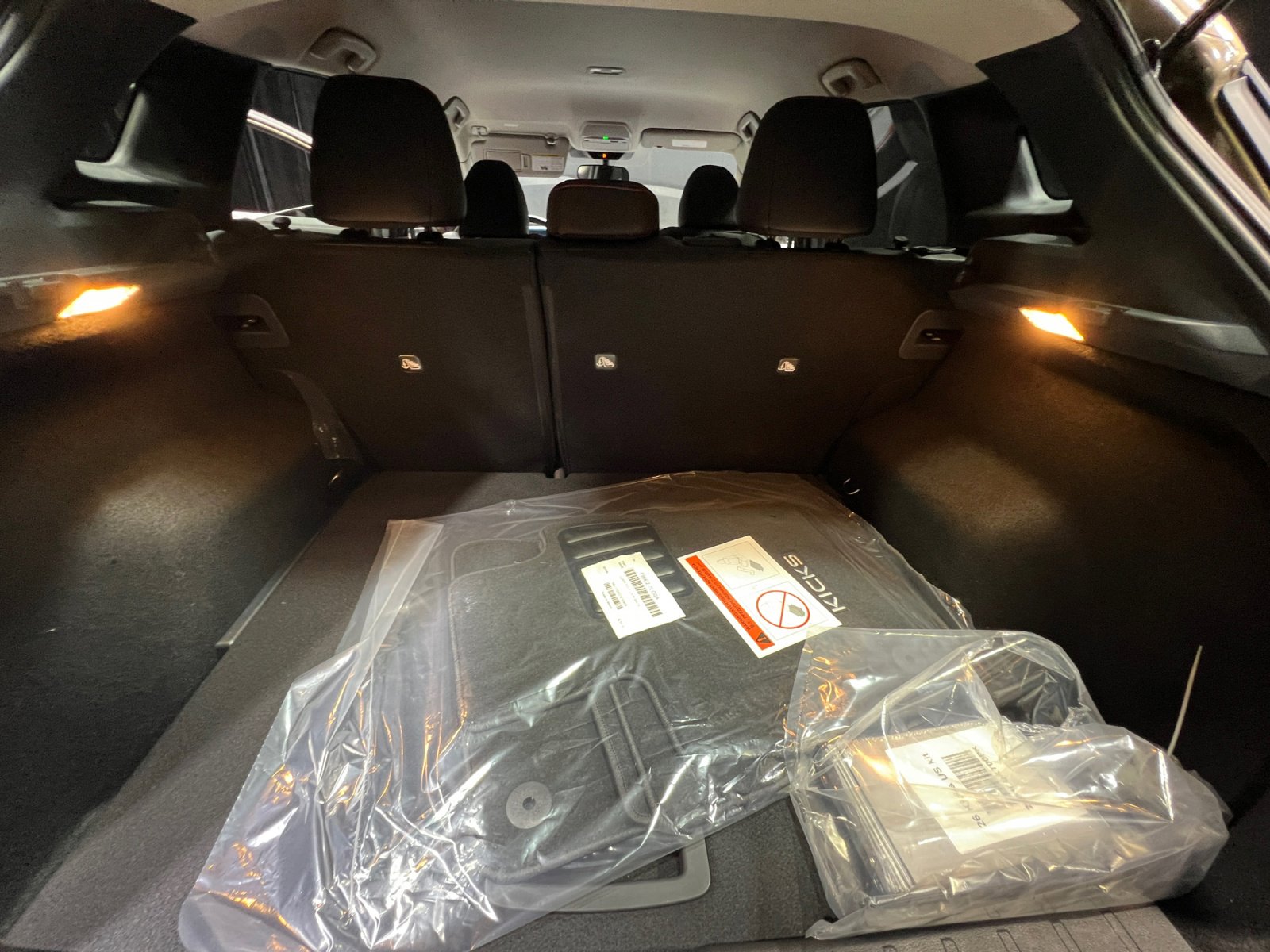 New 2026 Nissan Kicks SR image 34