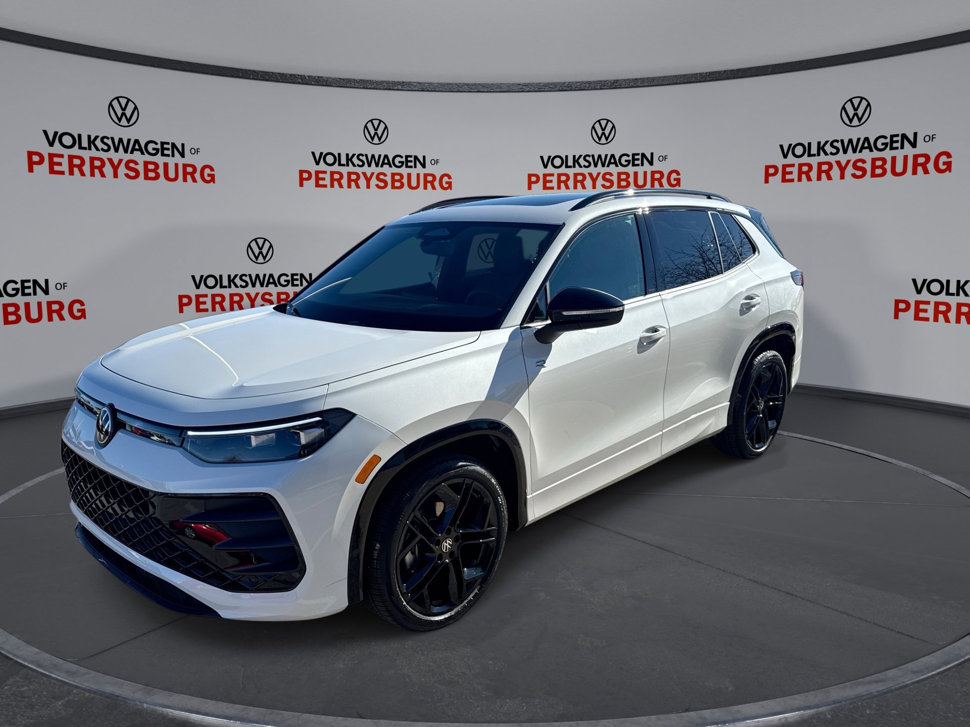 New 2026 Volkswagen Tiguan SE R-Line image 4