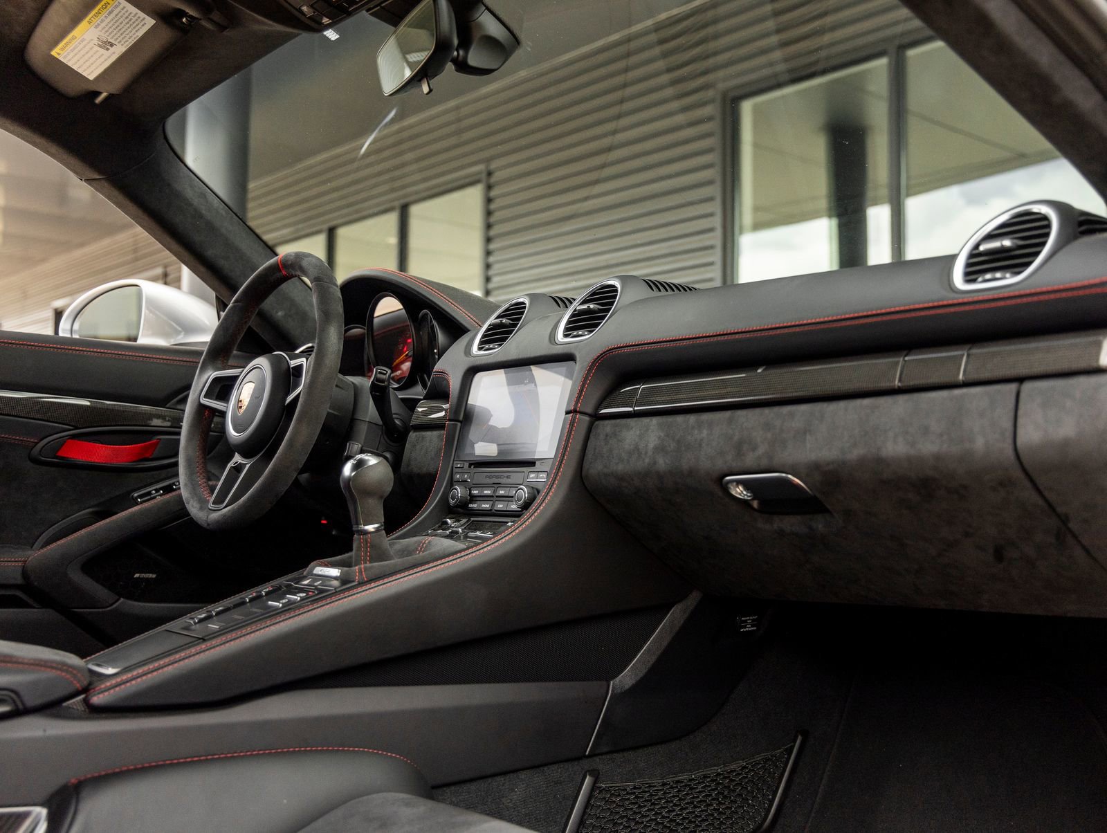Used 2020 Porsche 718 Cayman GT4 RWD image 50