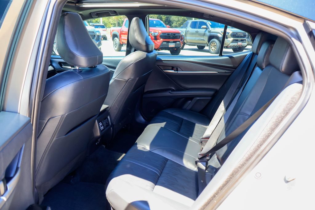 Used 2025 Toyota Camry XSE FWD image 11