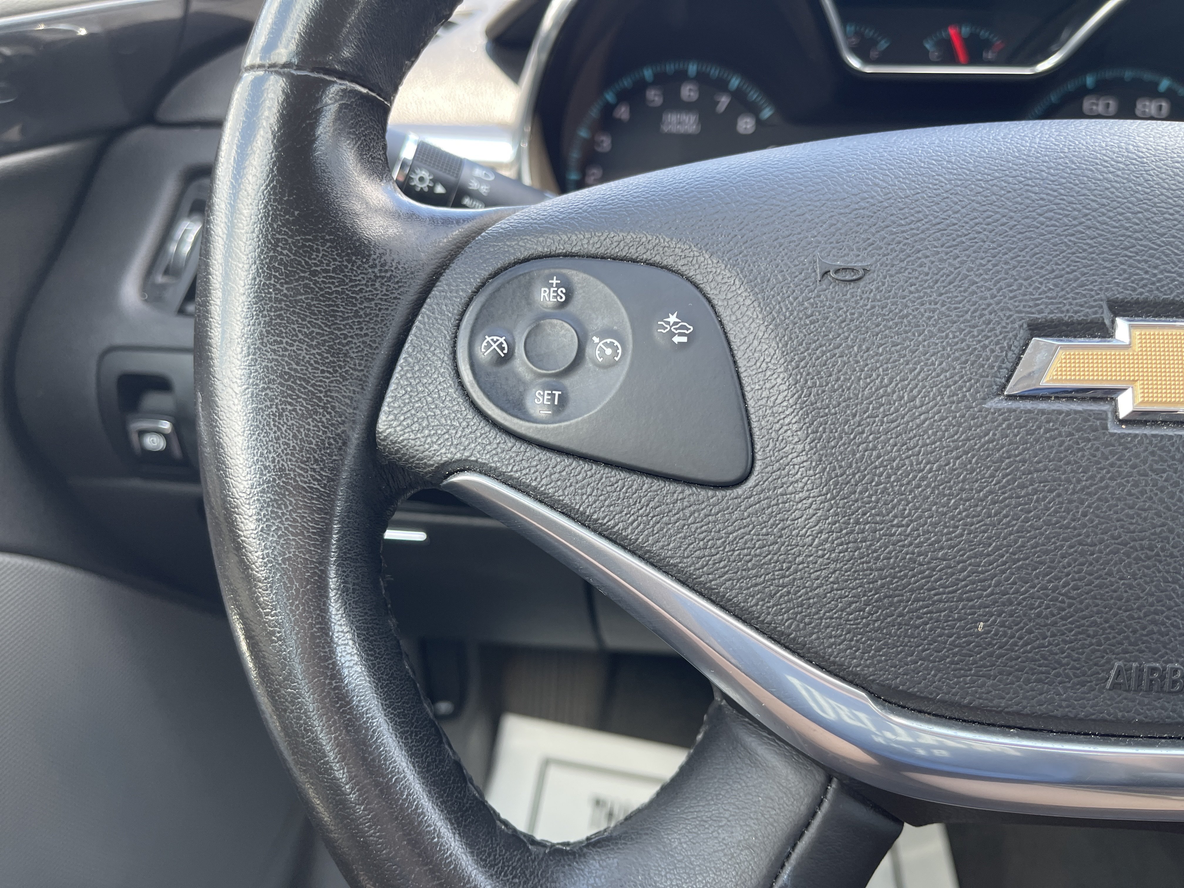 Used 2015 Chevrolet Impala LTZ FWD image 24