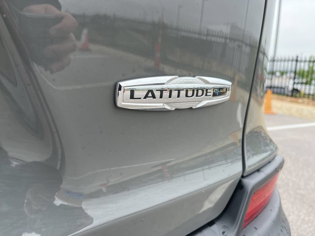 Used 2020 Jeep Cherokee Latitude Plus FWD image 8