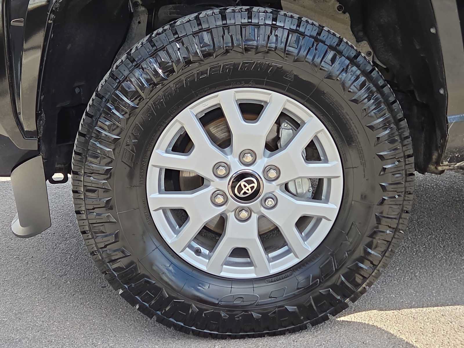 Certified 2025 Toyota Tacoma SR5 AWD/4WD image 12