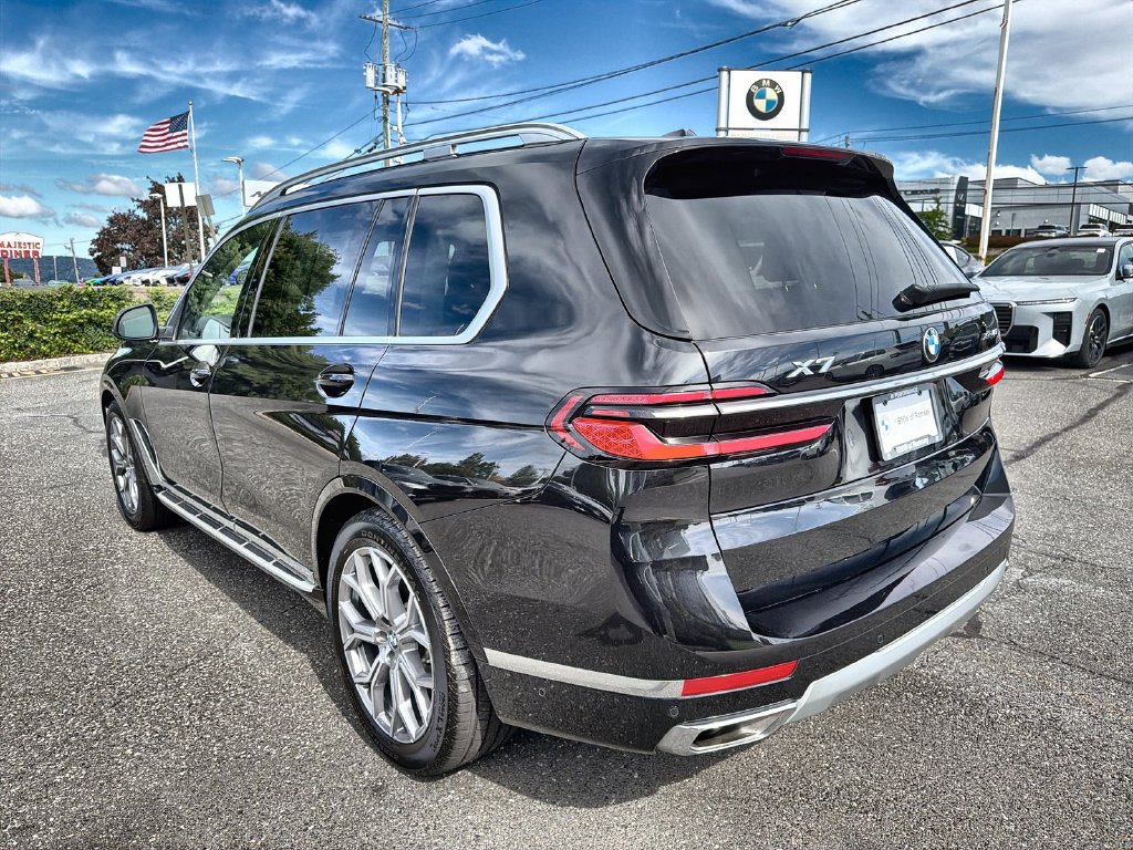 Used 2024 BMW X7 xDrive40i AWD/4WD image 12
