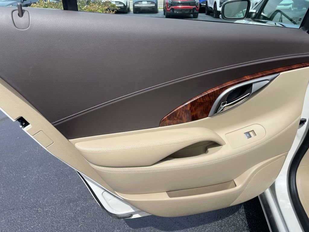 Used 2013 Buick LaCrosse Touring FWD image 23