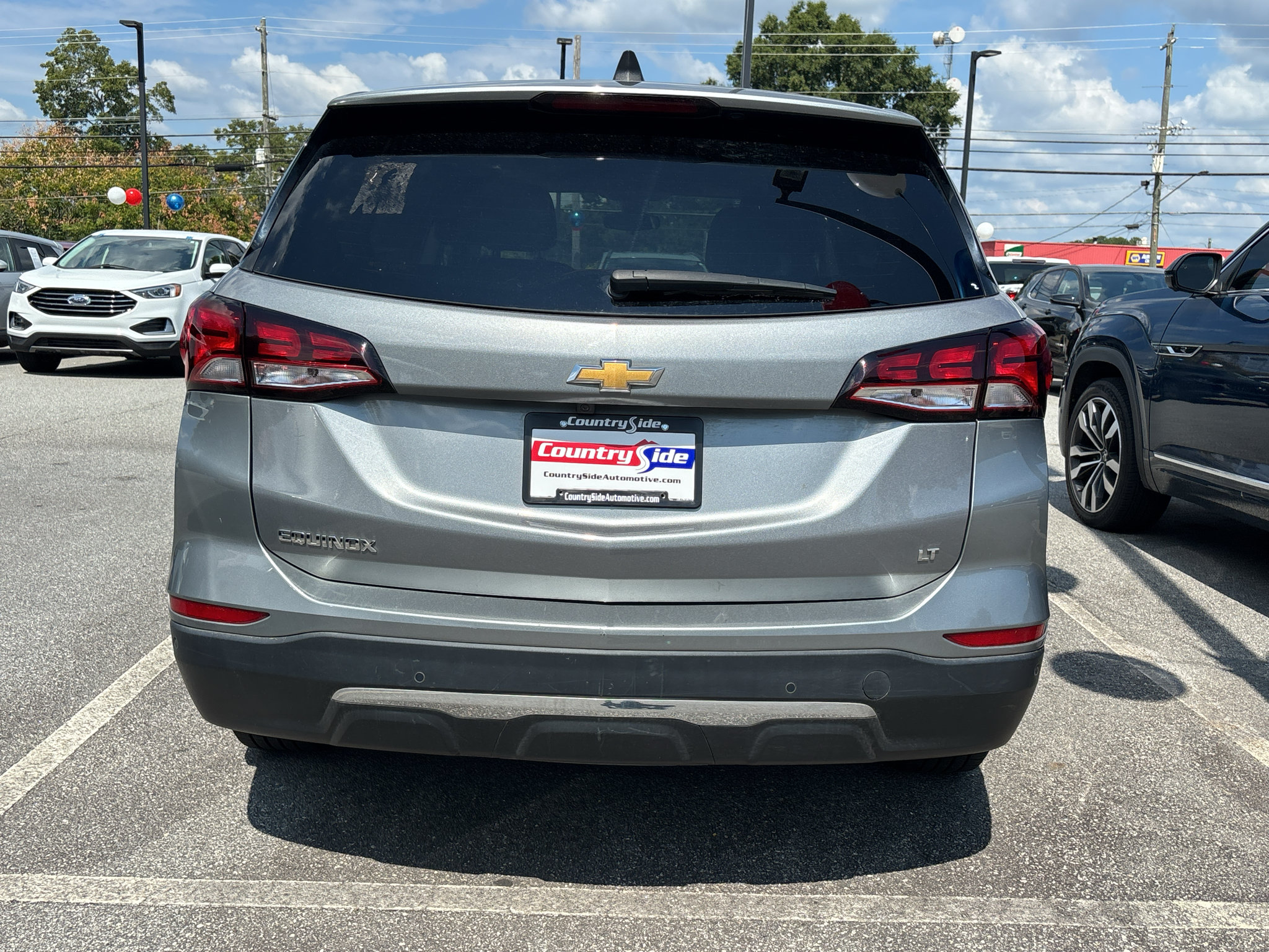 Used 2023 Chevrolet Equinox LT w/ Driver Convenience Package FWD image 5
