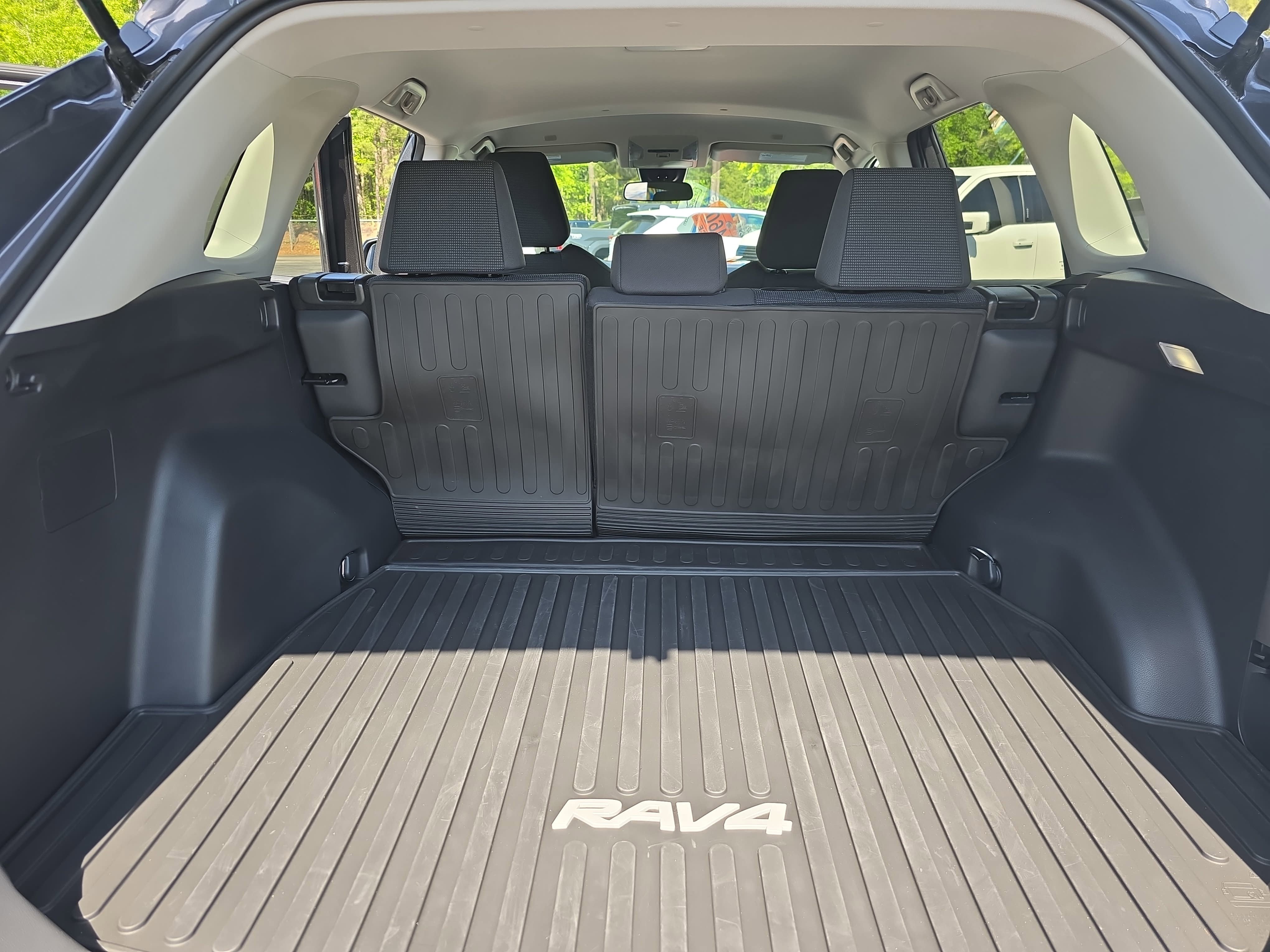 Used 2025 Toyota RAV4 LE image 12