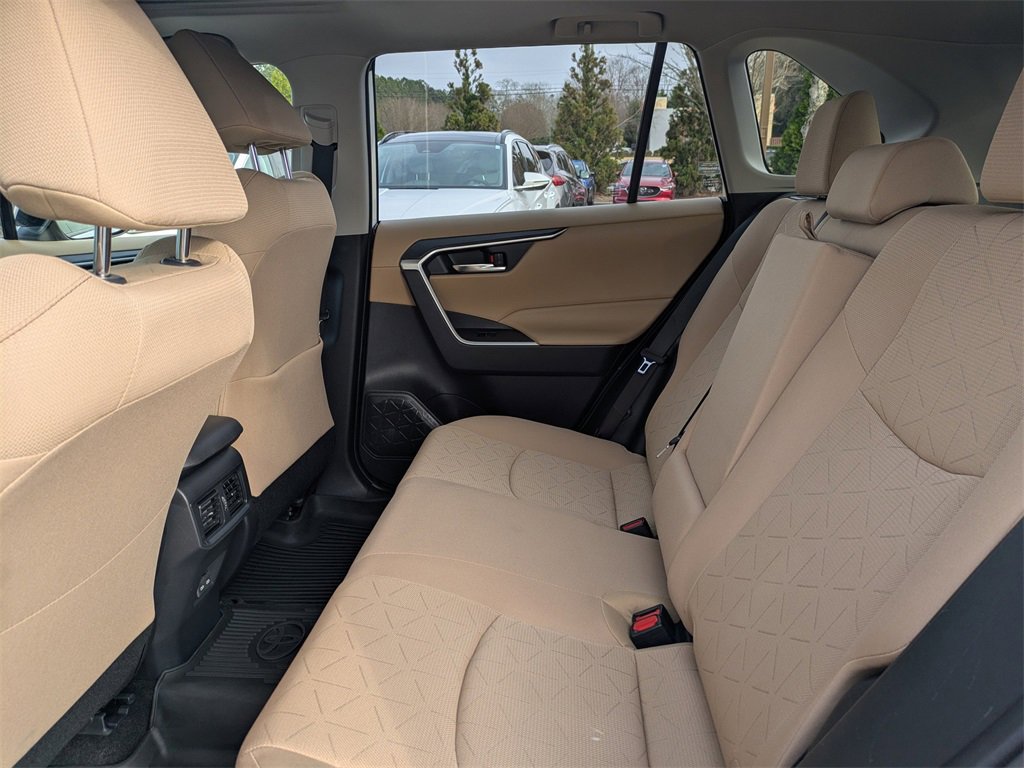 Used 2022 Toyota RAV4 XLE image 12