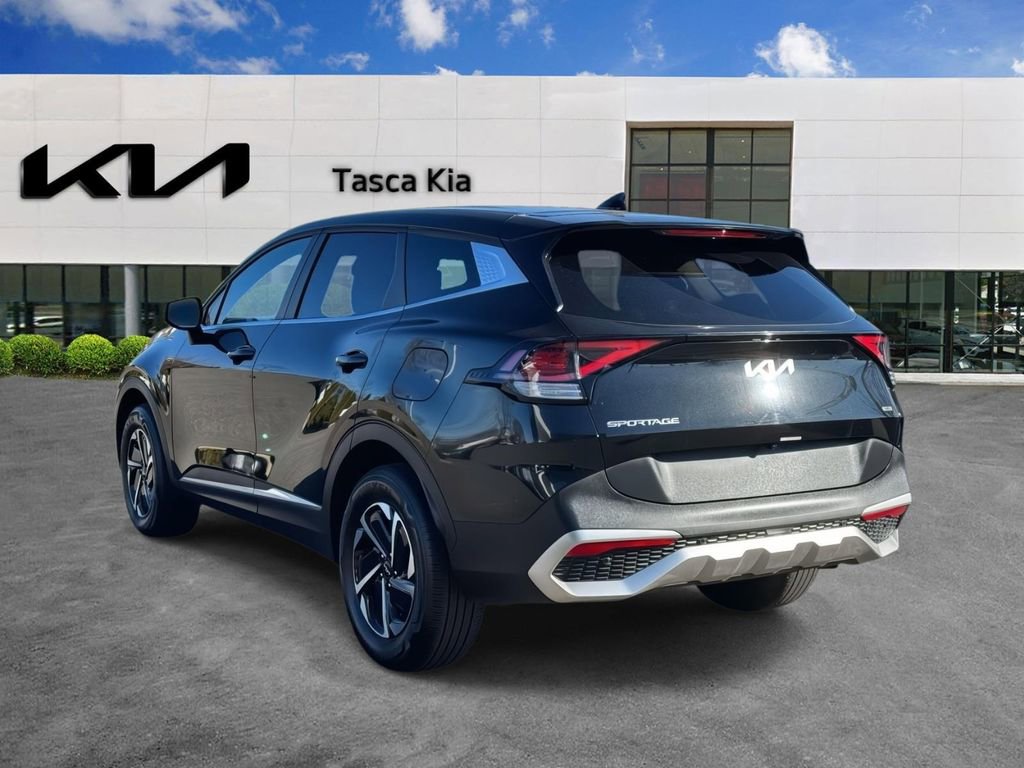 Used 2023 Kia Sportage LX image 7