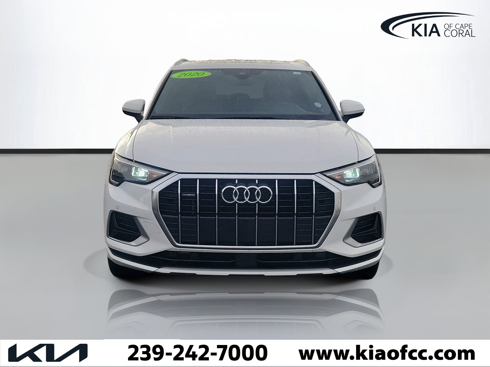 Used 2020 Audi Q3 2.0T Premium w/ Convenience Package AWD/4WD image 2