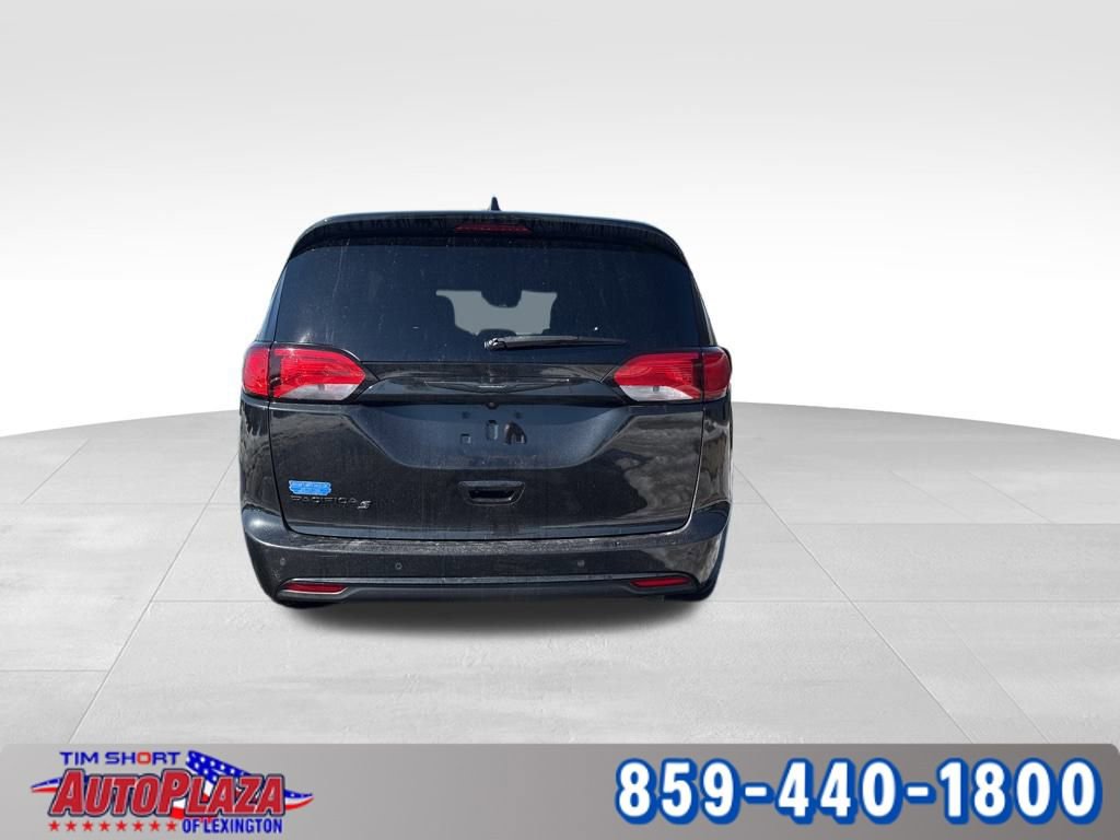 Used 2020 Chrysler Pacifica Touring w/ S Appearance Package image 4