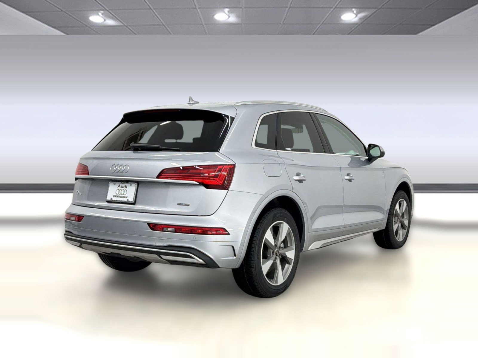 Used 2023 Audi Q5 Premium w/ Convenience Package image 9