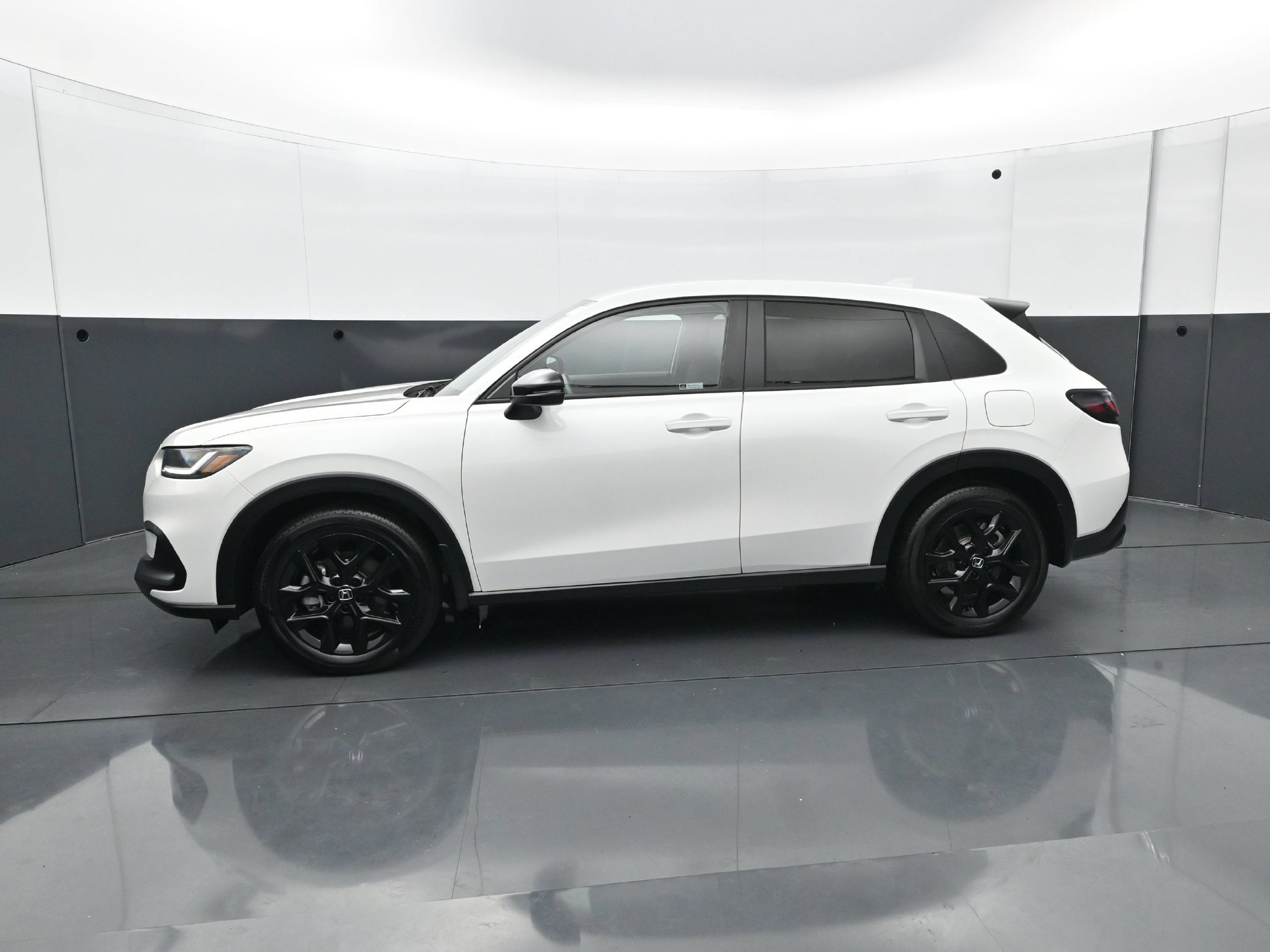 Used 2024 Honda HR-V Sport image 3