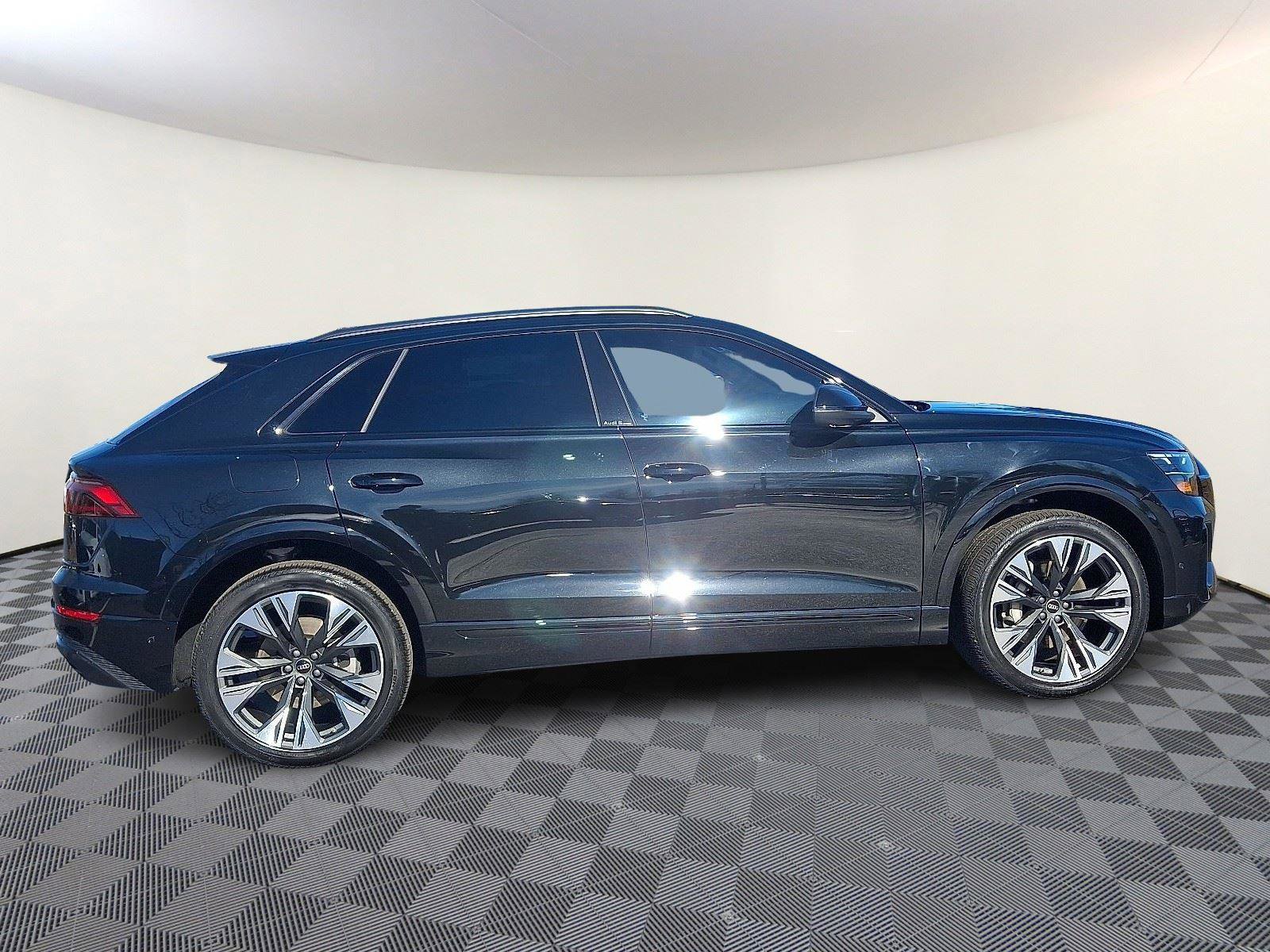 Certified 2025 Audi Q8 Premium Plus image 7