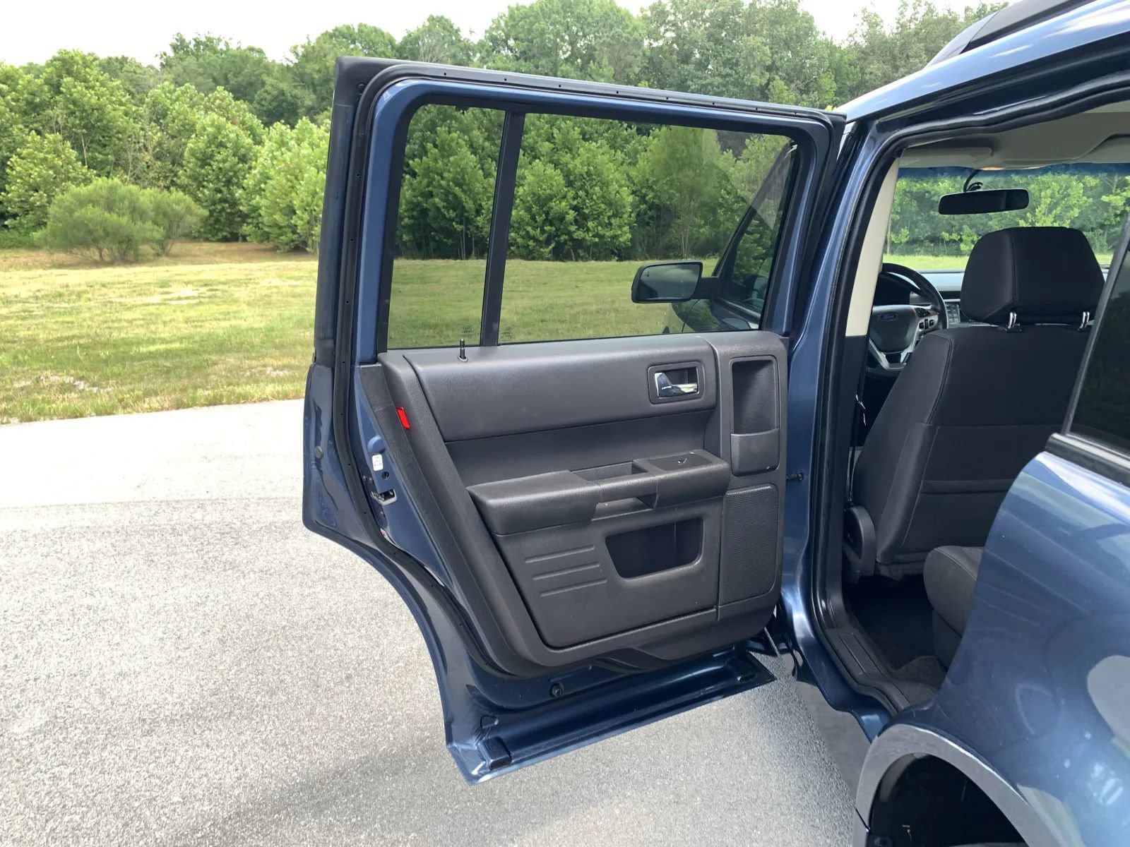Used 2019 Ford Flex SE FWD image 29