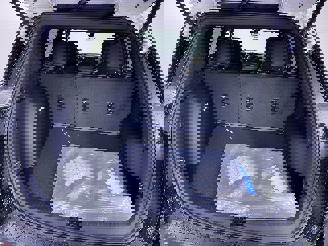 New 2025 Chevrolet Equinox ACTIV w/ Safety and Technology Package image 14