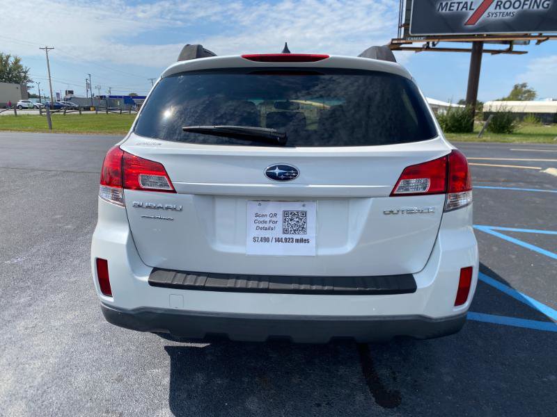 Used 2011 Subaru Outback 2.5i Limited image 8