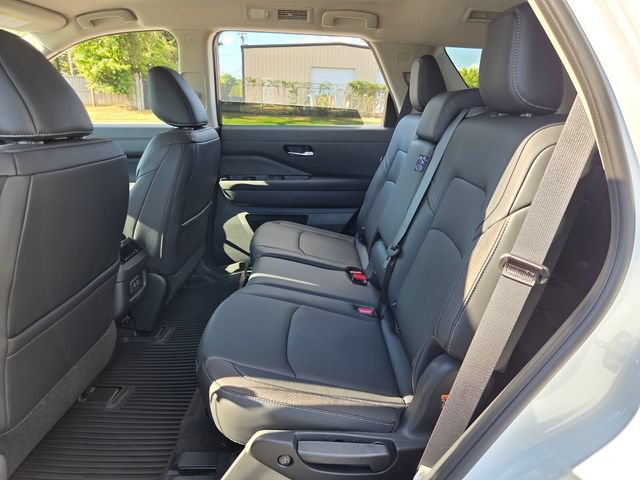 New 2026 Nissan Pathfinder SL FWD image 12