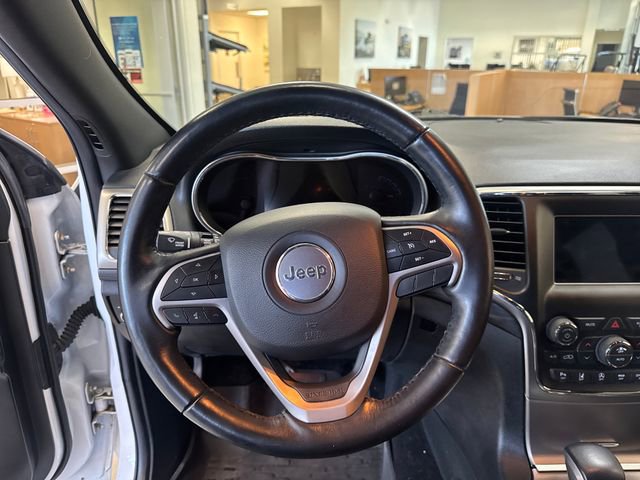Used 2020 Jeep Grand Cherokee Laredo AWD/4WD image 17