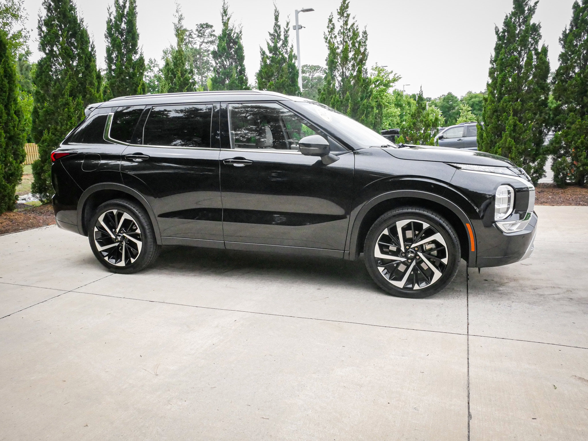 Used 2023 Mitsubishi Outlander SEL FWD image 11