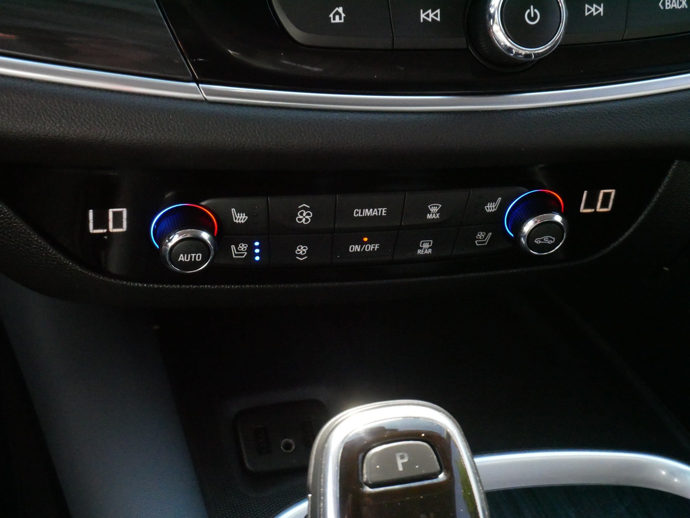 Used 2019 Buick Enclave Premium AWD/4WD image 24