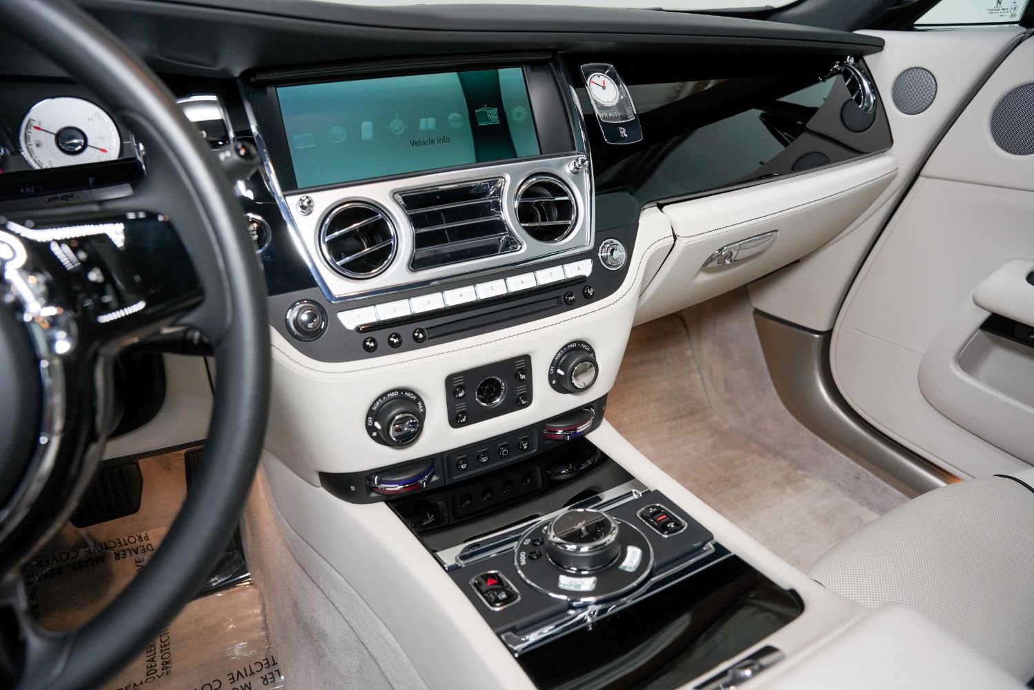 Used 2017 Rolls-Royce Wraith image 42