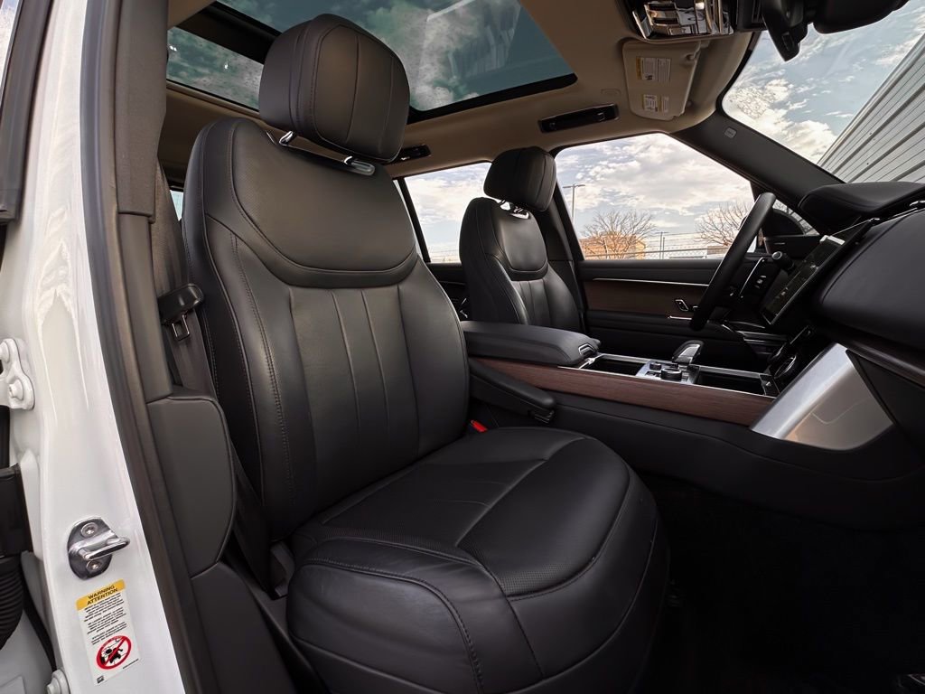 Used 2023 Land Rover Range Rover SE image 26