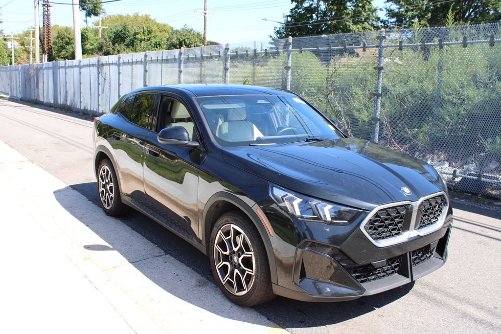 Used 2026 BMW X2 xDrive28i AWD/4WD image 4