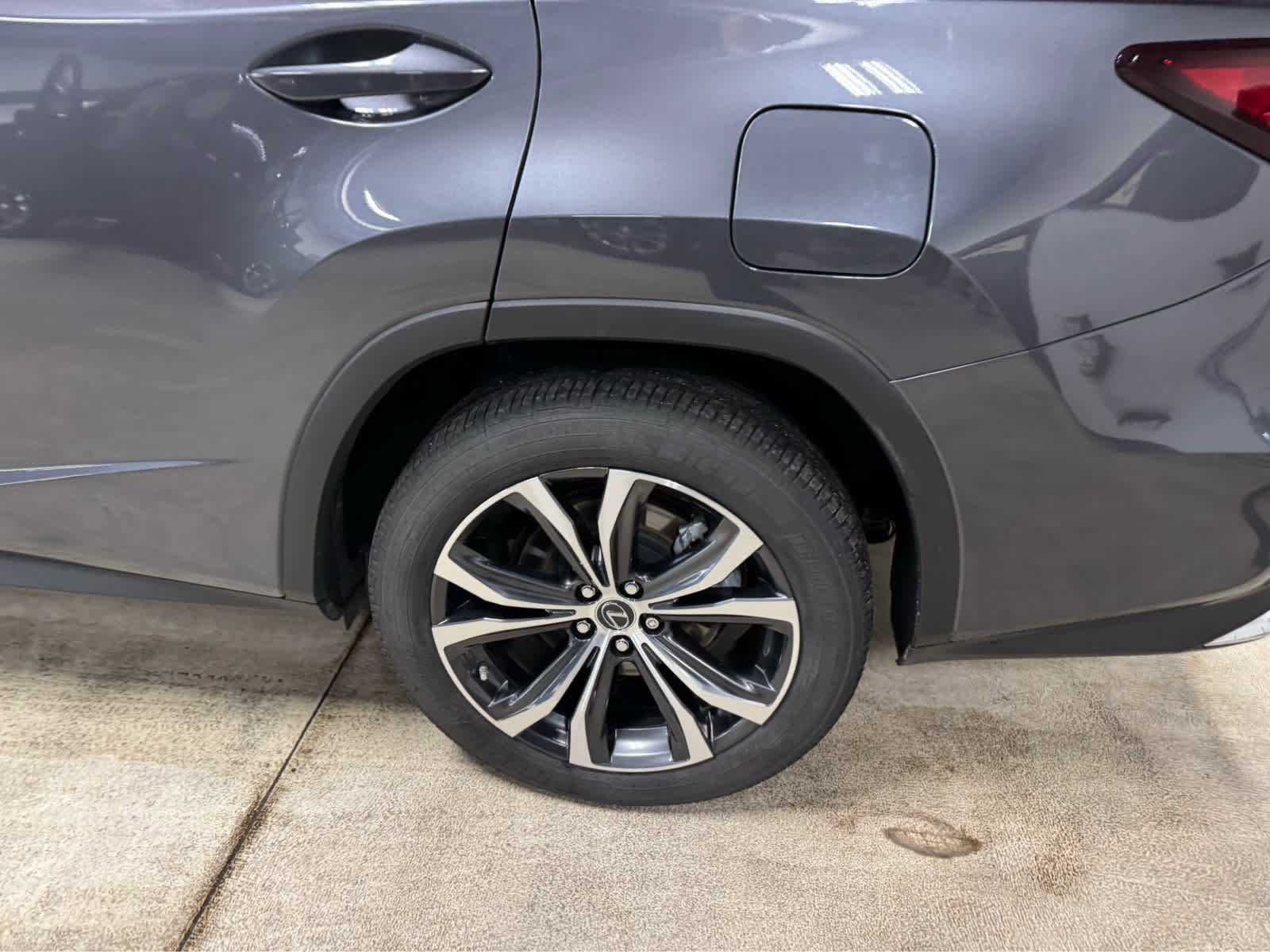 Used 2022 Lexus RX 350L Premium w/ Premium Package image 9