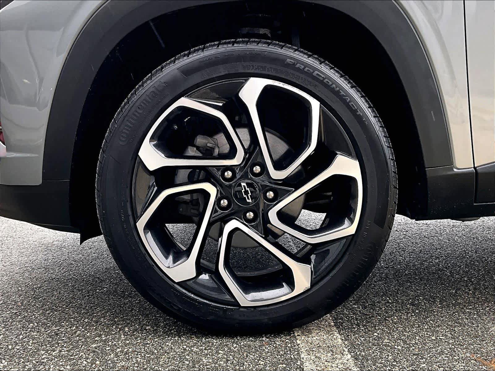 Used 2024 Chevrolet Trax RS w/ Sunroof Package image 7
