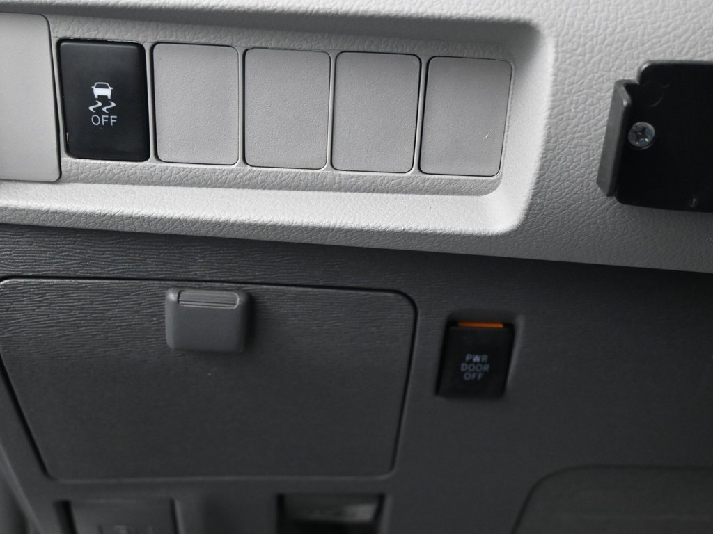 Used 2019 Toyota Sienna LE image 31