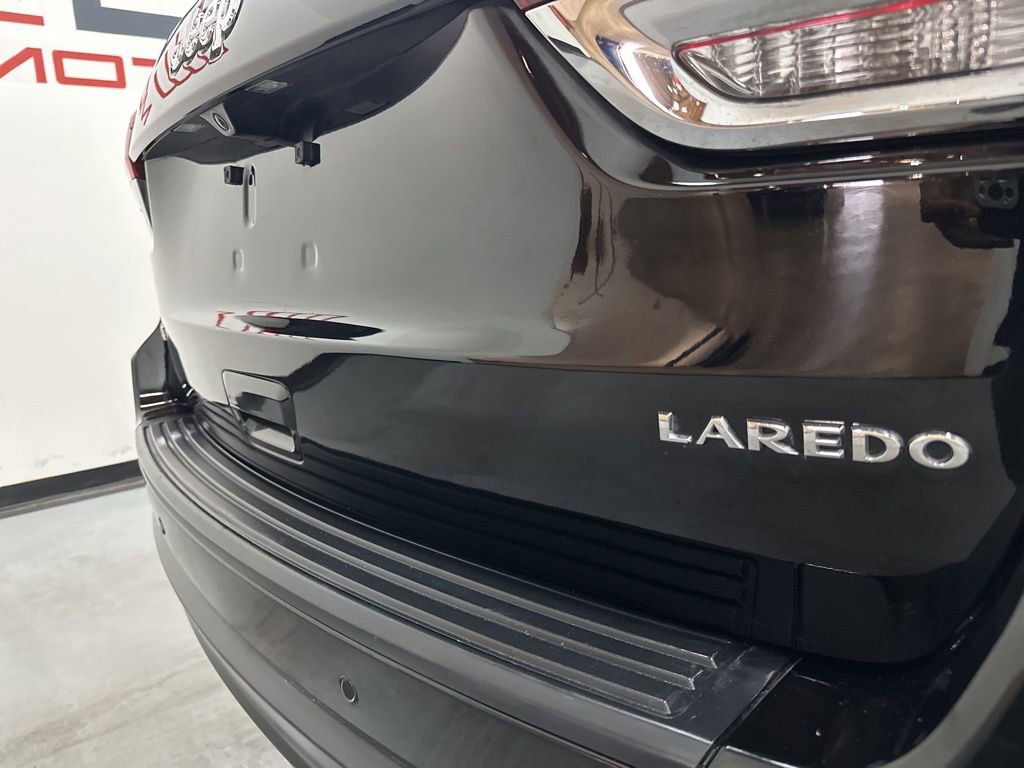 Used 2020 Jeep Grand Cherokee Laredo AWD/4WD image 10