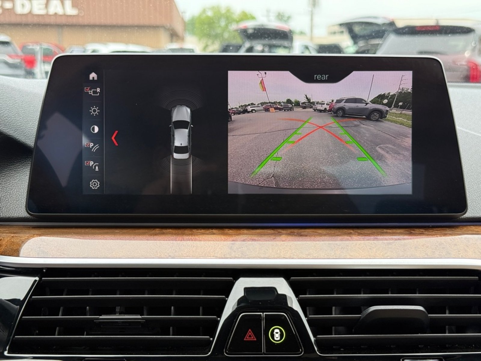 Used 2019 BMW 530e xDrive w/ Convenience Package AWD/4WD image 14